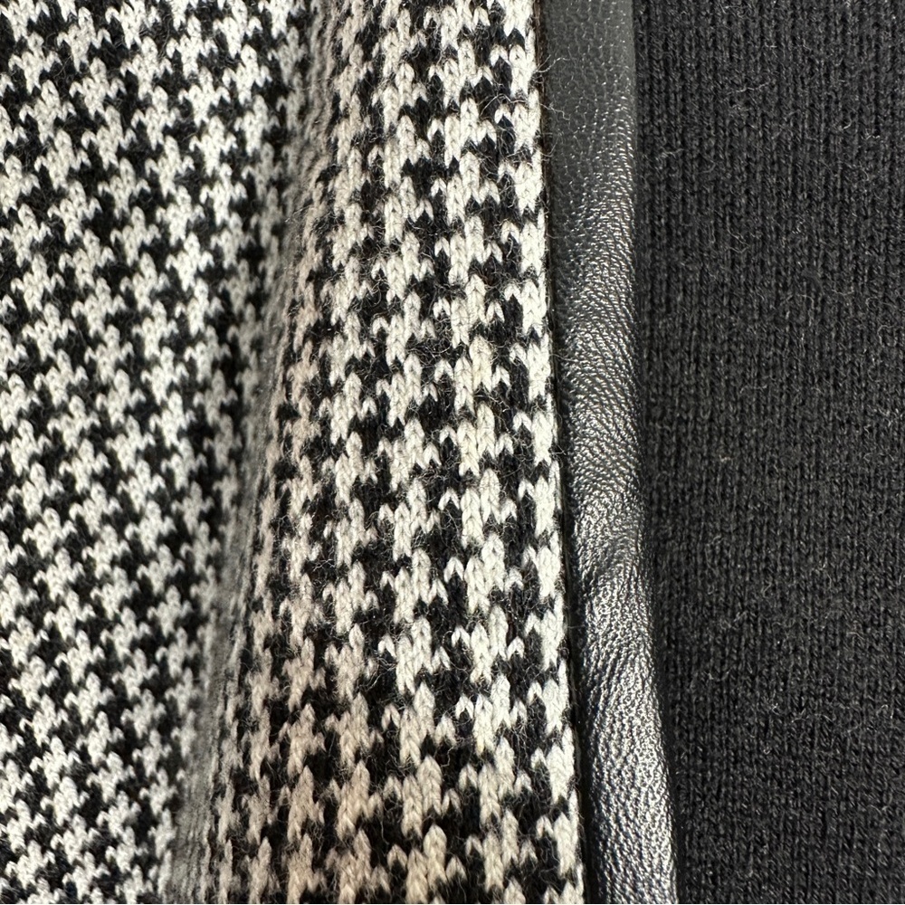Talbots one size wrap, reversible, houndstooth, faux leather trim, fall, autumn - Picture 3 of 7